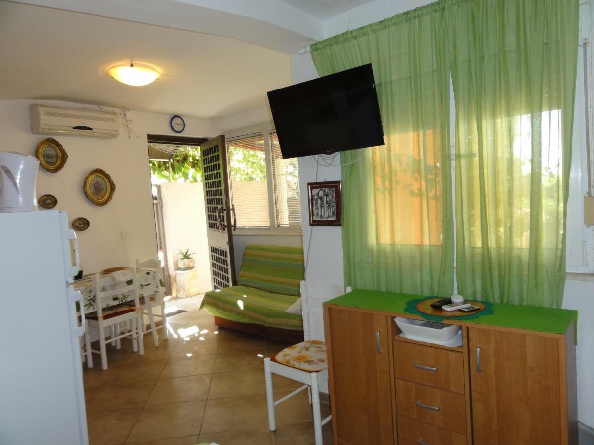Apartments Babaja โตรกีร์ ภายนอก รูปภาพ